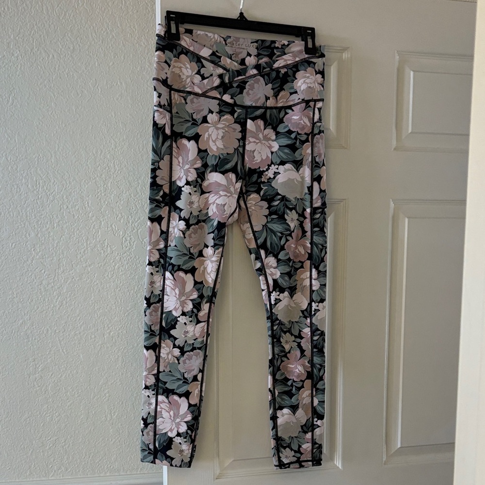 Saltwater LUXE Floral Leggings - Black and Pink